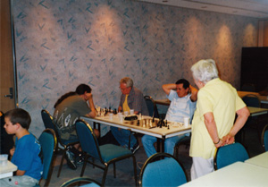 Thelma-Observes-Terry-Hogan-Playing-at-the-Gosford-Open-2003-webversion (40K)
